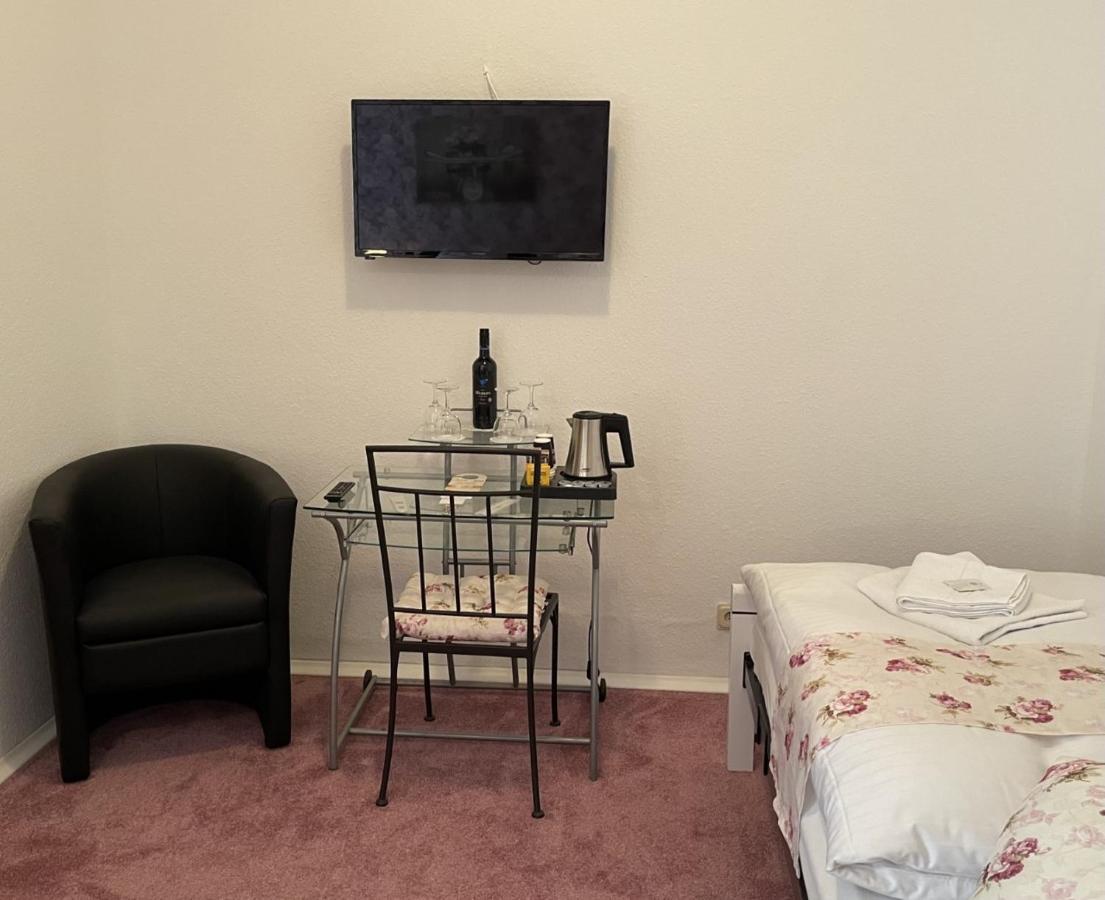 Astoria Hotel Bad Wildstein 트라벤트라바흐 외부 사진